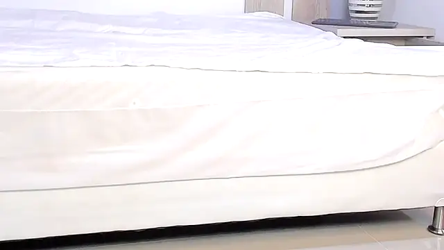 EmilySearss online show from April 1, 2026, 7:11 pm