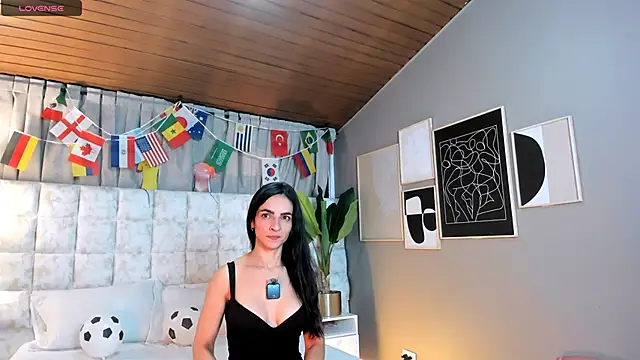 Samantha Velle online show from June 12, 2026, 2:48 pm