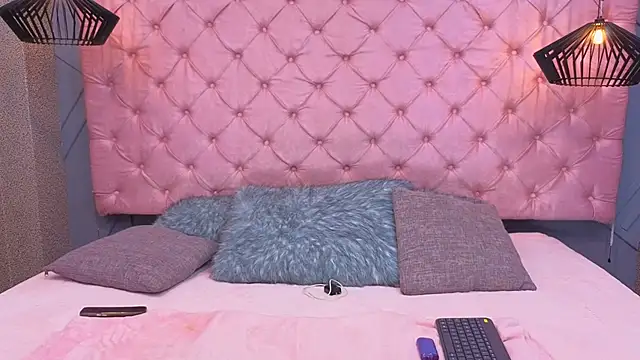 Snapshot of SARA_HORNY- chatting on April 1, 2026, 4:14 am SARA HORNY- online show from April 1, 2026, 4:14 am