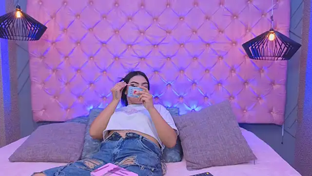 SARA HORNY- online show from May 22, 2026, 4:21 am