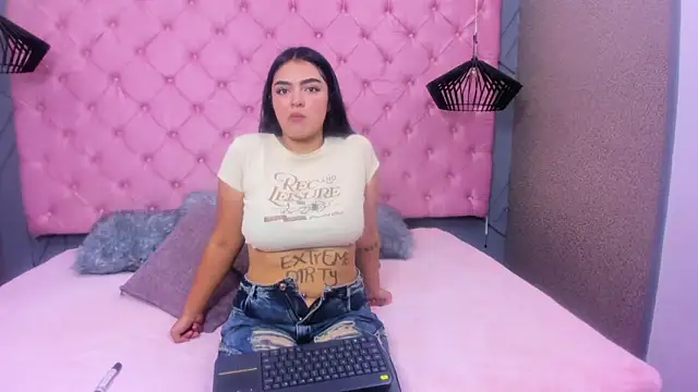 Snapshot of SARA_HORNY- chatting on March 28, 2026, 3:29 am SARA HORNY- online show from March 28, 2026, 3:29 am