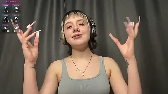 AueshaSimon online show from March 12, 2026, 9:02 am