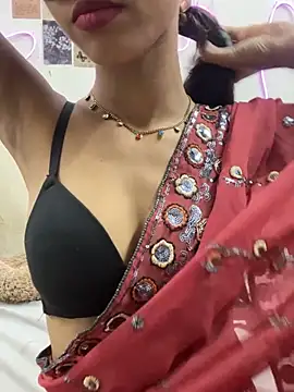 Snapshot of Zoiii__ chatting on April 4, 2026, 4:02 pm Zoiii online show from April 4, 2026, 4:02 pm