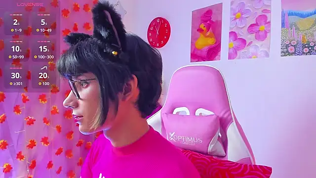 Snapshot of Madeline_21 chatting on March 25, 2026, 5:07 am Madeline 21 online show from March 25, 2026, 5:07 am