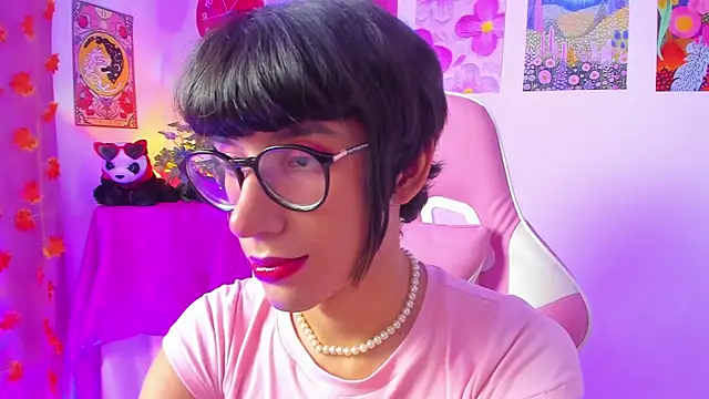 Snapshot of Madeline_21 chatting on March 20, 2026, 5:08 am Madeline 21 online show from March 20, 2026, 5:08 am