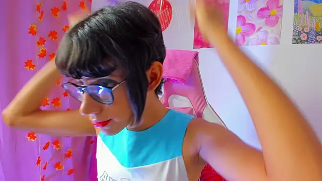 Snapshot of Madeline_21 chatting on April 9, 2026, 12:11 pm Madeline 21 online show from April 9, 2026, 12:11 pm