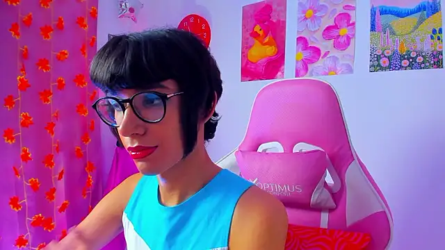 Snapshot of Madeline_21 chatting on March 27, 2026, 5:16 am Madeline 21 online show from March 27, 2026, 5:16 am