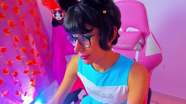 Snapshot of Madeline_21 chatting on March 27, 2026, 8:26 am Madeline 21 online show from March 27, 2026, 8:26 am