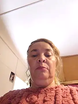 momismilf544 online show from May 1, 2026, 2:11 pm