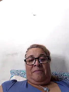 momismilf544 online show from April 23, 2026, 6:20 pm