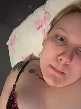 Snapshot of SassieBlondie chatting on March 10, 2026, 12:20 pm SassieBlondie online show from March 10, 2026, 12:20 pm