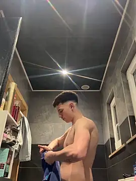 Snapshot of KillianLau26510 chatting on March 23, 2026, 12:44 am KillianLau26510 online show from March 23, 2026, 12:44 am