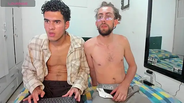 Snapshot of Jean_And_PaulXL chatting on March 6, 2026, 10:27 pm Jean And PaulXL online show from March 6, 2026, 10:27 pm