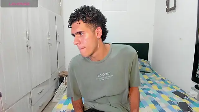 Snapshot of Jean_And_PaulXL chatting on March 4, 2026, 10:17 pm Jean And PaulXL online show from March 4, 2026, 10:17 pm