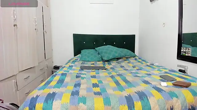 Snapshot of Jean_And_PaulXL chatting on March 28, 2026, 10:55 pm Jean And PaulXL online show from March 28, 2026, 10:55 pm