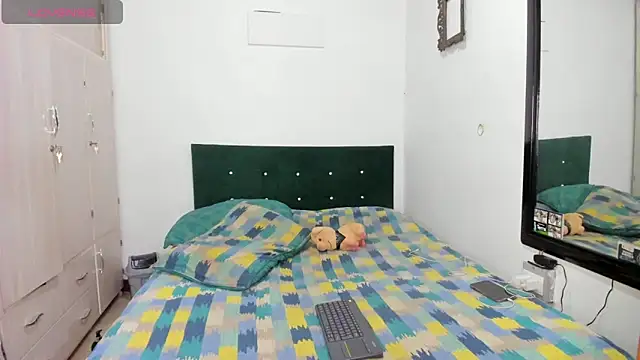 Snapshot of Jean_And_PaulXL chatting on March 29, 2026, 11:17 pm Jean And PaulXL online show from March 29, 2026, 11:17 pm