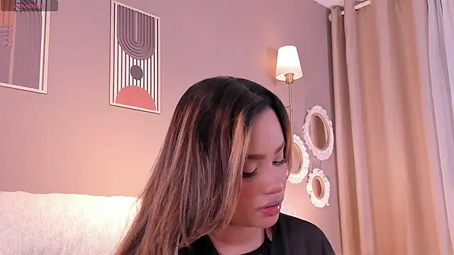 Agata Laurent  online show from May 24, 2026, 2:33 am