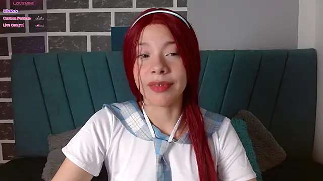 Snapshot of Sweet_kitty_05 chatting on March 12, 2026, 11:42 pm Sweet kitty 05 online show from March 12, 2026, 11:42 pm