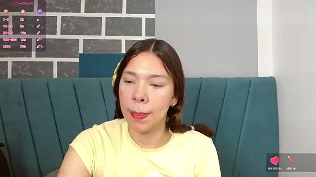 Sweet kitty 05 online show from May 11, 2026, 11:02 pm