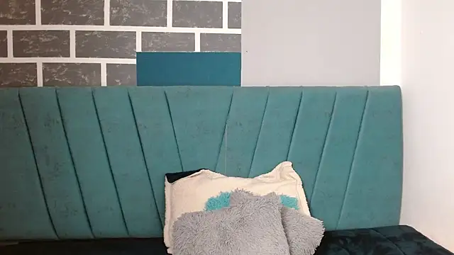 Snapshot of Sweet_kitty_05 chatting on April 13, 2026, 11:53 pm Sweet kitty 05 online show from April 13, 2026, 11:53 pm