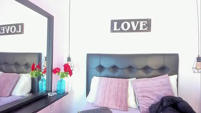 KatallelaMurillo online show from April 22, 2026, 12:12 pm