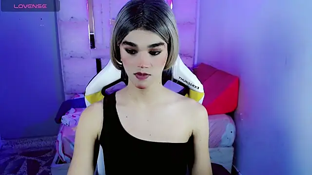 Sophiaa doll  online show from March 16, 2026, 5:44 am