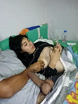 Snapshot of May_and_Noah chatting on April 9, 2026, 1:40 am May and Noah online show from April 9, 2026, 1:40 am