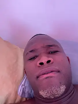 Snapshot of DarianWill18 chatting on April 5, 2026, 4:24 pm DarianWill18 online show from April 5, 2026, 4:24 pm