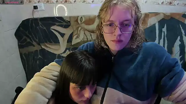 Laureles6667 online show from May 2, 2026, 12:43 pm