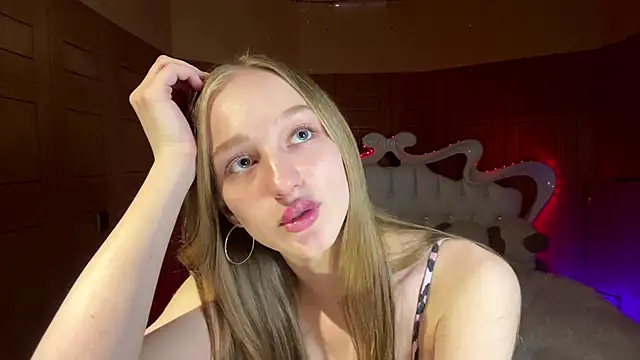 Snapshot of Anika_Socutehe chatting on April 7, 2026, 6:10 pm Anika Socutehe online show from April 7, 2026, 6:10 pm