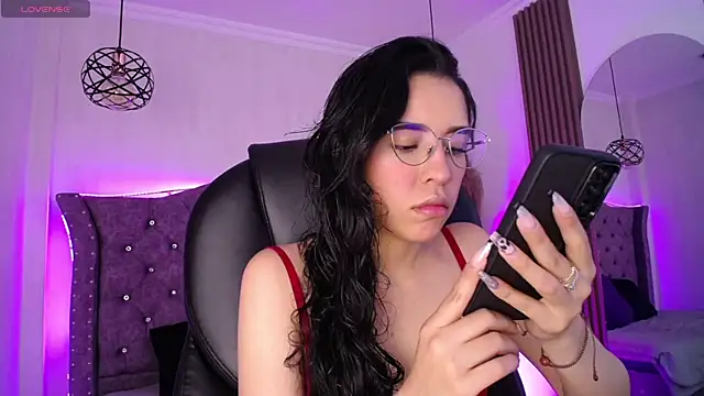 Amara Davis1 online show from May 10, 2026, 3:43 am