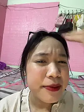 Leeeeiu online show from April 12, 2026, 3:15 pm