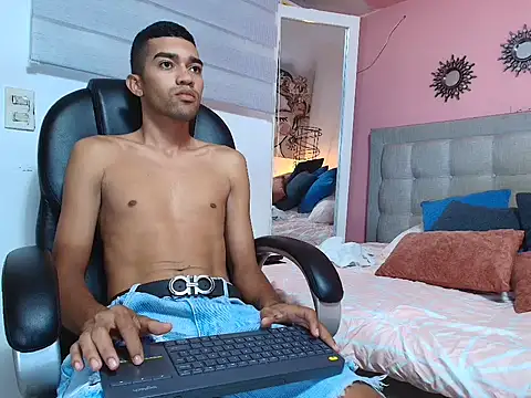 mauricio smiith online show from February 28, 2026, 2:44 am