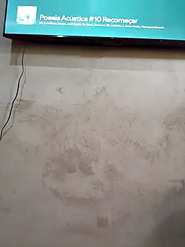 Snapshot of Larifit69 chatting on April 7, 2026, 11:45 am Larifit69 online show from April 7, 2026, 11:45 am