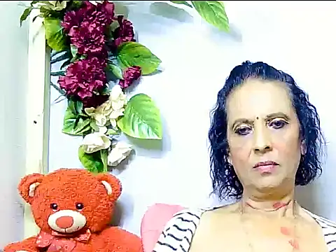 Hot queen58 online show from June 10, 2026, 6:09 pm