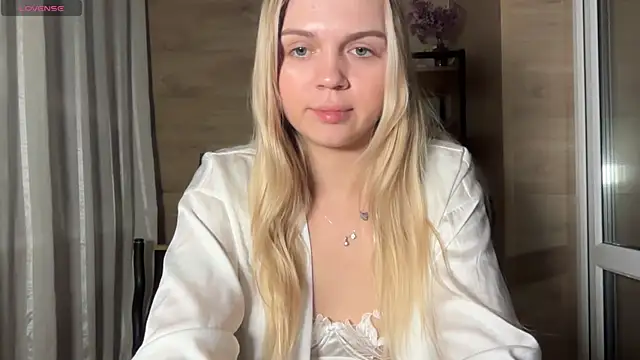 Snapshot of AlexaDeviliciouss chatting on May 11, 2026, 4:04 pm AlexaDeviliciouss online show from May 11, 2026, 4:04 pm