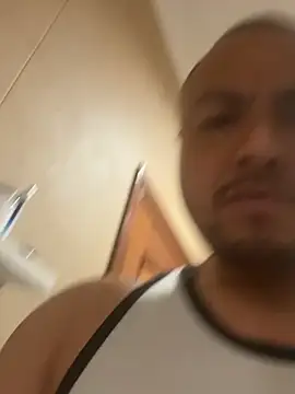 Snapshot of alexandeerr1986 chatting on April 13, 2026, 6:01 pm alexandeerr1986 online show from April 13, 2026, 6:01 pm