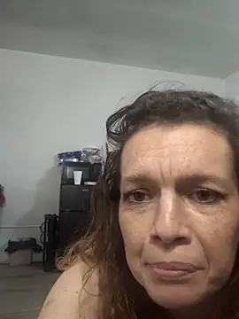 VelvetRae online show from April 14, 2026, 4:56 pm