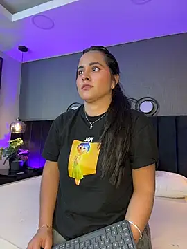 alejandra  garcia online show from May 7, 2026, 3:22 am