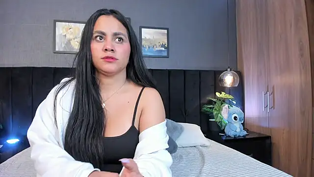 Snapshot of alejandra__garcia chatting on July 5, 2026, 9:43 pm alejandra garcia online show from July 5, 2026, 9:43 pm