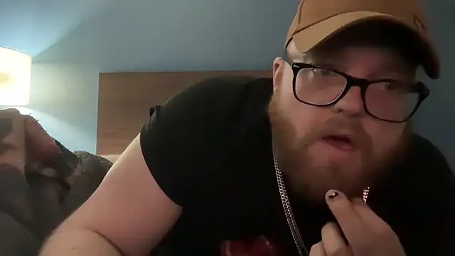 Snapshot of zeusontheloose1 chatting on February 28, 2026, 4:12 am zeusontheloose1 online show from February 28, 2026, 4:12 am