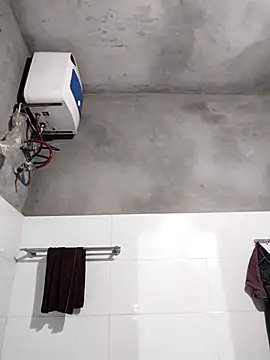 Lilinn  online show from April 3, 2026, 11:38 am