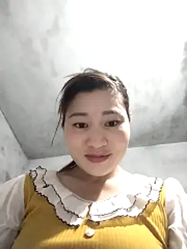 Lilinn  online show from April 24, 2026, 9:55 am