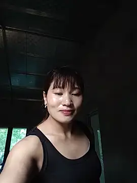 Lilinn  online show from May 22, 2026, 9:40 am