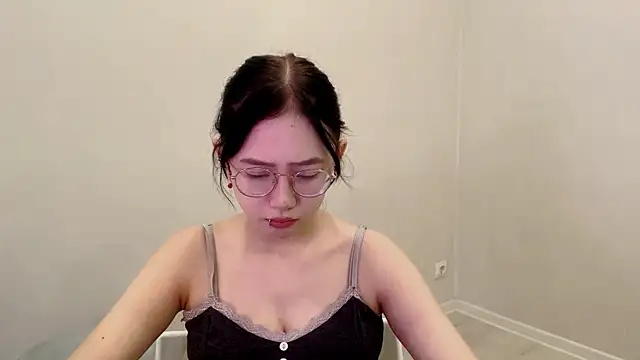 Snapshot of SolvedGlobe chatting on May 14, 2026, 1:08 pm SolvedGlobe online show from May 14, 2026, 1:08 pm
