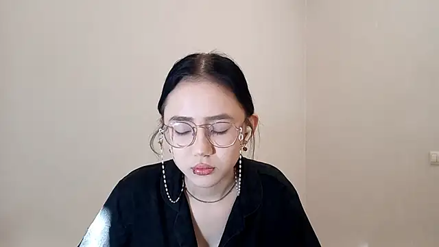 Snapshot of SolvedGlobe chatting on April 25, 2026, 1:41 pm SolvedGlobe online show from April 25, 2026, 1:41 pm