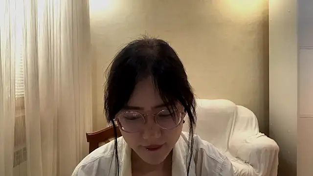 Snapshot of SolvedGlobe chatting on May 12, 2026, 1:06 pm SolvedGlobe online show from May 12, 2026, 1:06 pm