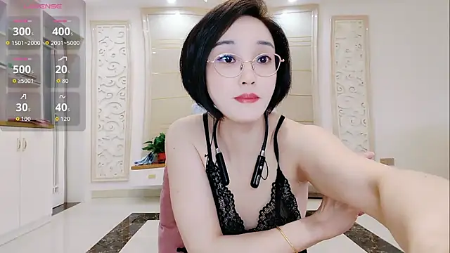 Snapshot of Nana-NN chatting on May 5, 2026, 7:33 am Nana-NN online show from May 5, 2026, 7:33 am