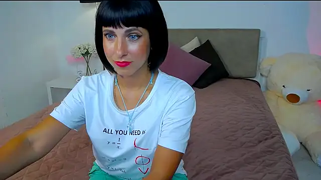 HeidieRaven online show from July 13, 2026, 2:16 pm