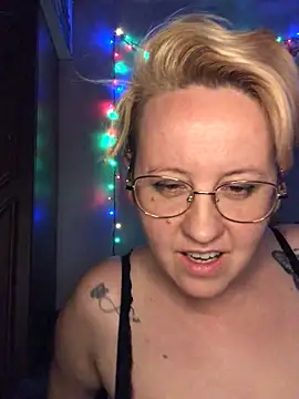 Snapshot of SofiaAmour chatting on April 14, 2026, 7:52 pm SofiaAmour online show from April 14, 2026, 7:52 pm